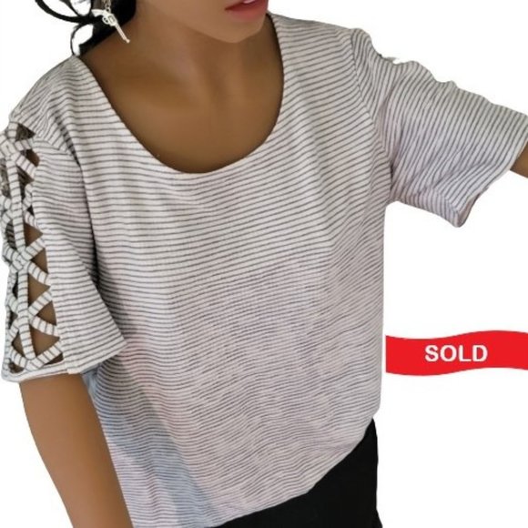Apt. 9 Tops - NWT Apt 9 Top Open Ladder Sleeves White Grey Stripe Size Small Necklace Included
